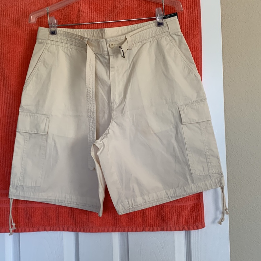 NWT Lauren Ralph,Lauren cotton cargo style Bermuda shorts.